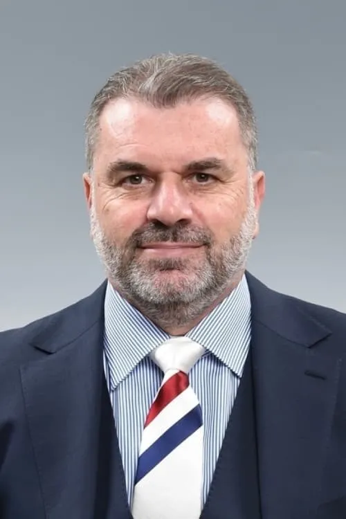 Ange Postecoglou interpretando a 