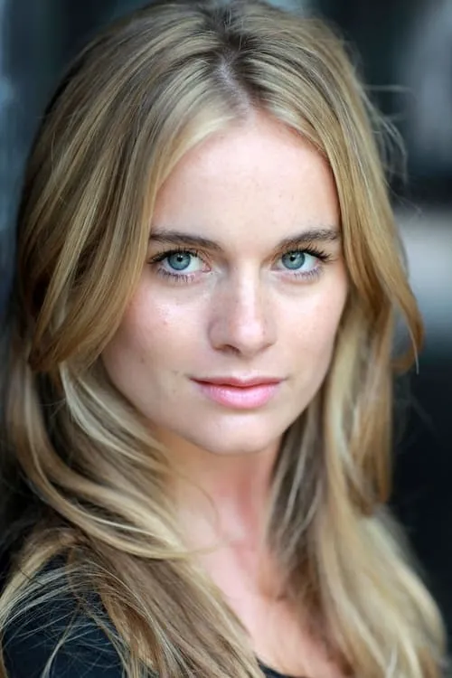 Cressida Bonas en el reparto