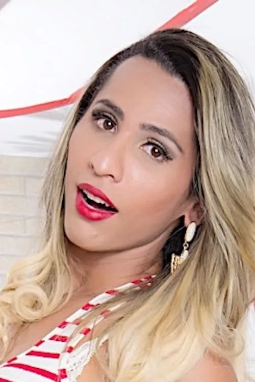 Leticia Menezes interpretando a 