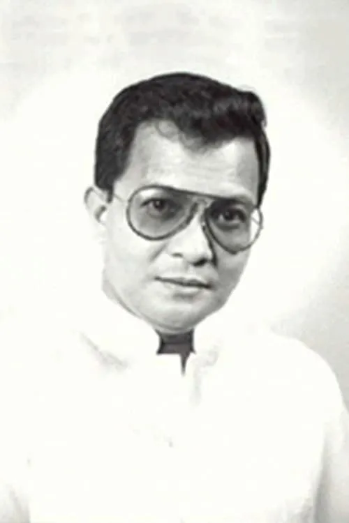 Lino Brocka interpretando a Self