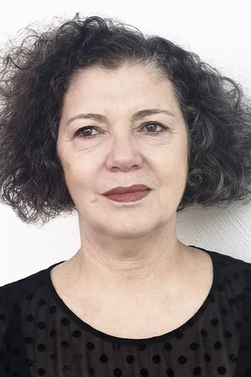 Mona Hatoum interpretando a Self