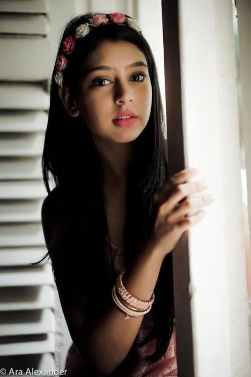 Niti Taylor en el reparto