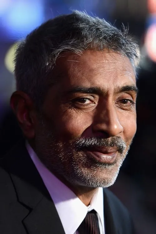 Prakash Jha interpretando a 