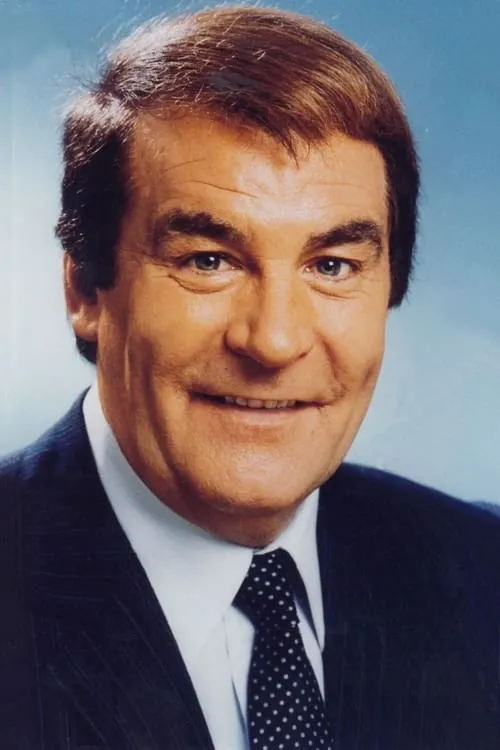 Ted Rogers interpretando a 