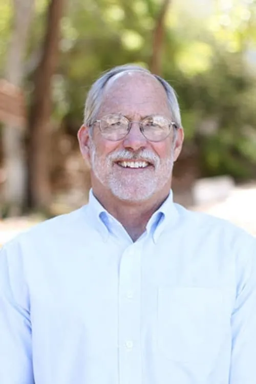 Terry Jones interpretando a Himself - Associate Professor of Anthropology, California Polytechnic State University