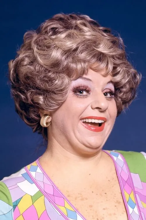 Totie Fields interpretando a 