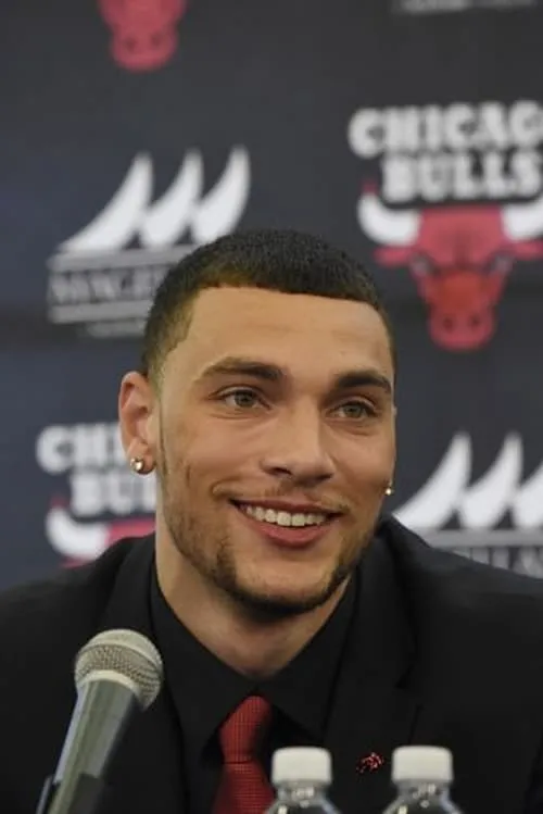 Zach LaVine interpretando a 