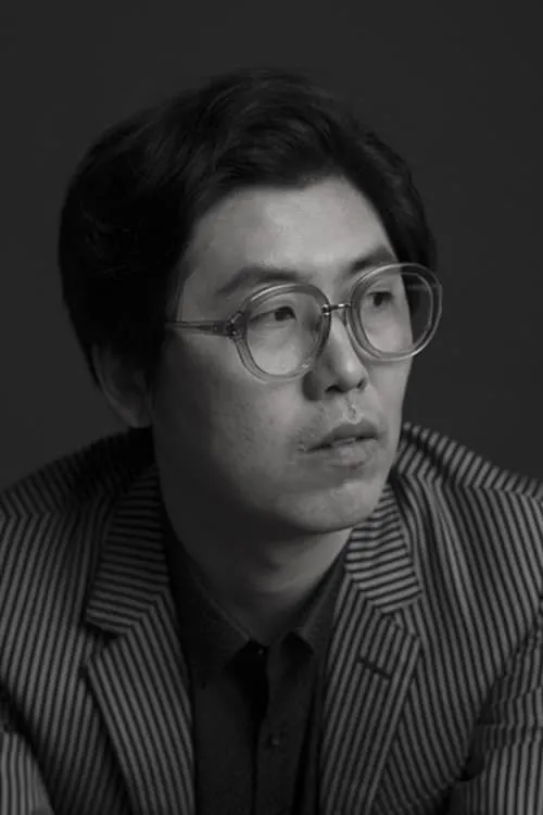 Zheyong Jin interpretando a Writer Jin Zheyong