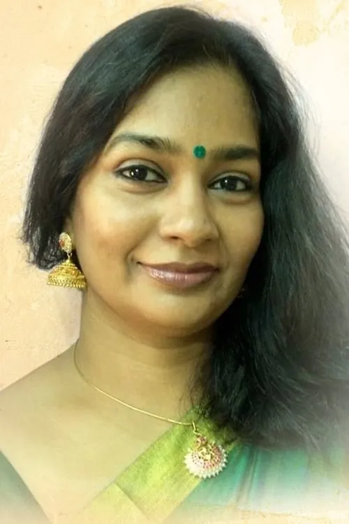 Aadhira Pandilakshmi interpretando a Veilaikari