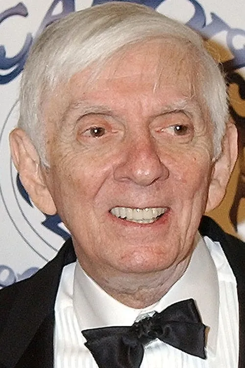 Aaron Spelling interpretando a Pvt. Strangler