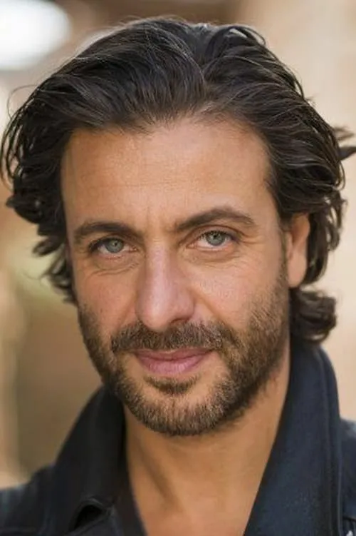 Foto de perfil del actor Adam Levy en el reparto