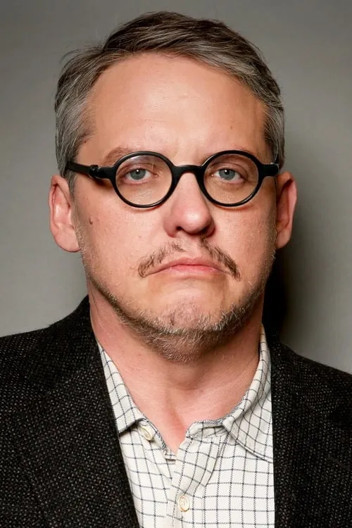 Adam McKay interpretando a Producer