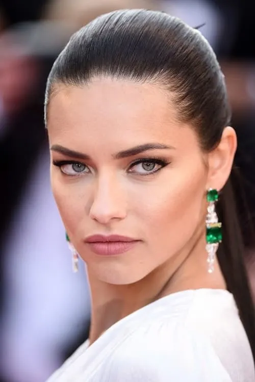 Ellen Von Unwerth ha trabajado con Adriana Lima en 1 ocasiones