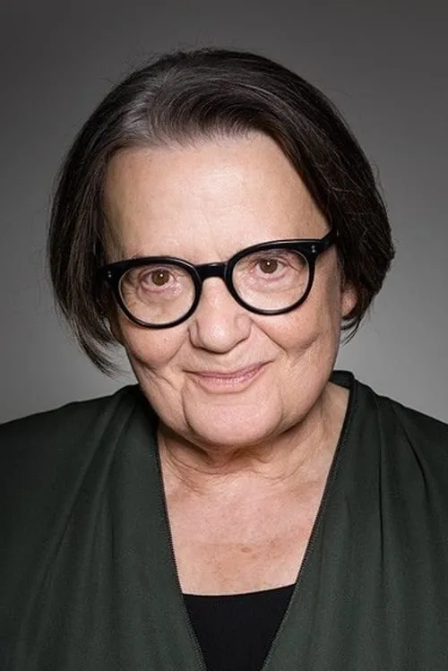 Agnieszka Holland interpretando a Communist Witkowska