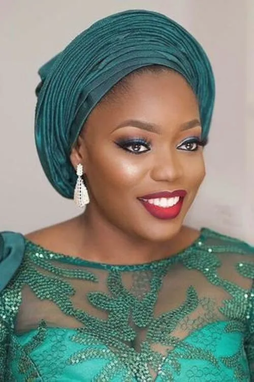 Aiyeola Bisola interpretando a Chidinma, Cole’s mother