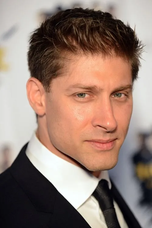 Foto de perfil del actor Alain Moussi en el reparto