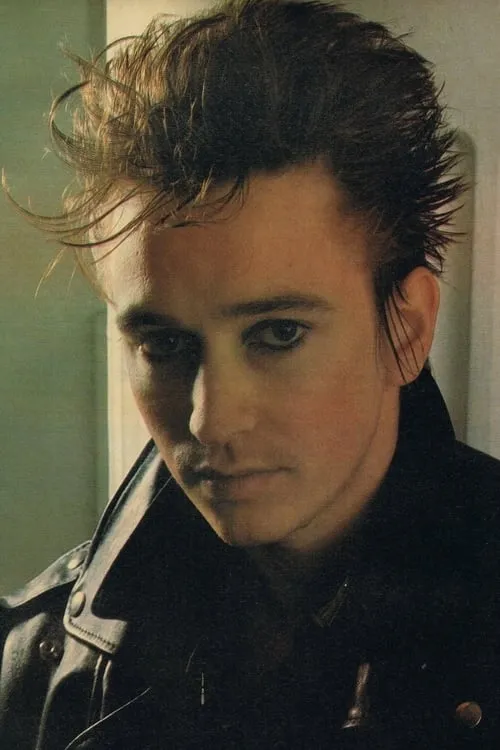 Alan Wilder interpretando a 