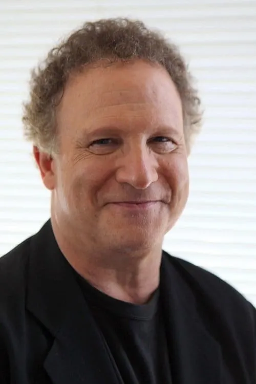 Kaden Leos ha trabajado con Albert Brooks en 1 ocasiones