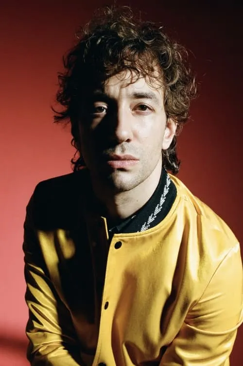 Albert Hammond Jr. interpretando a Self - Guitar