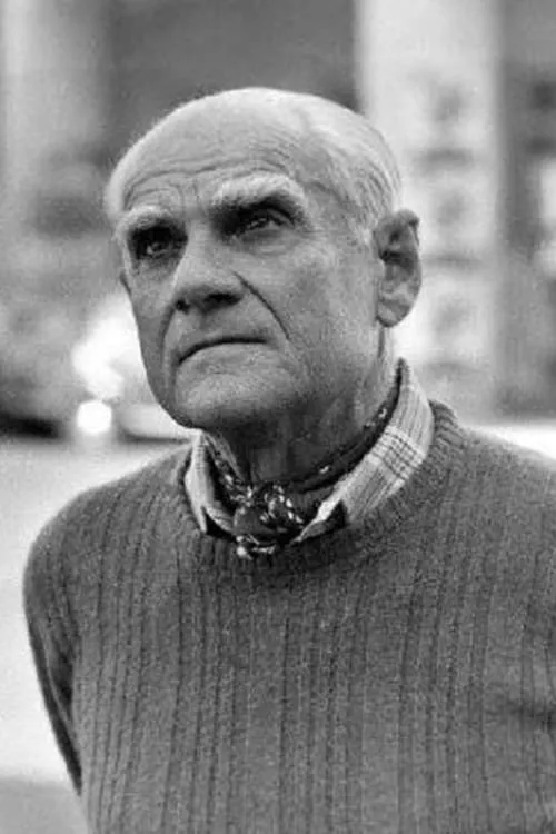 Alberto Moravia interpretando a Self - writer