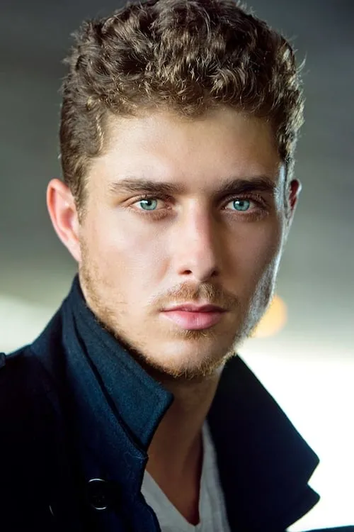 Alex Cubis en el reparto