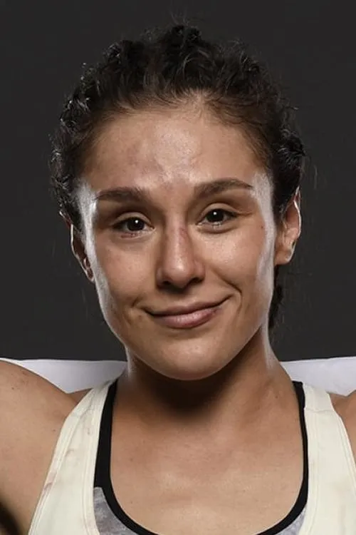 Alexa Grasso interpretando a Self