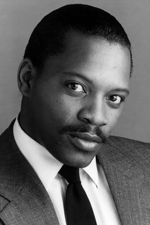 Alexander O'Neal interpretando a Self