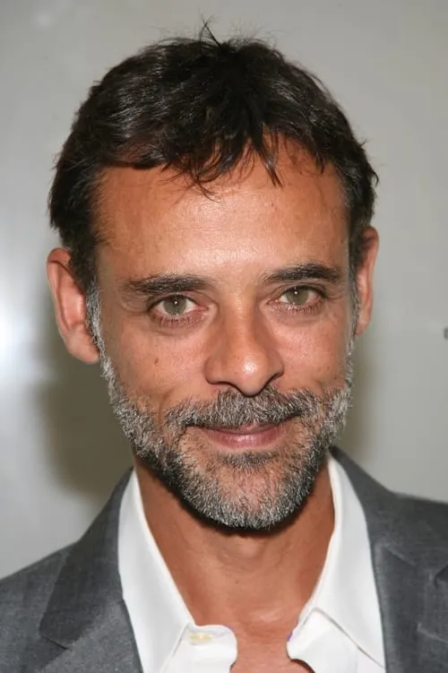 Foto de perfil del actor Alexander Siddig en el reparto