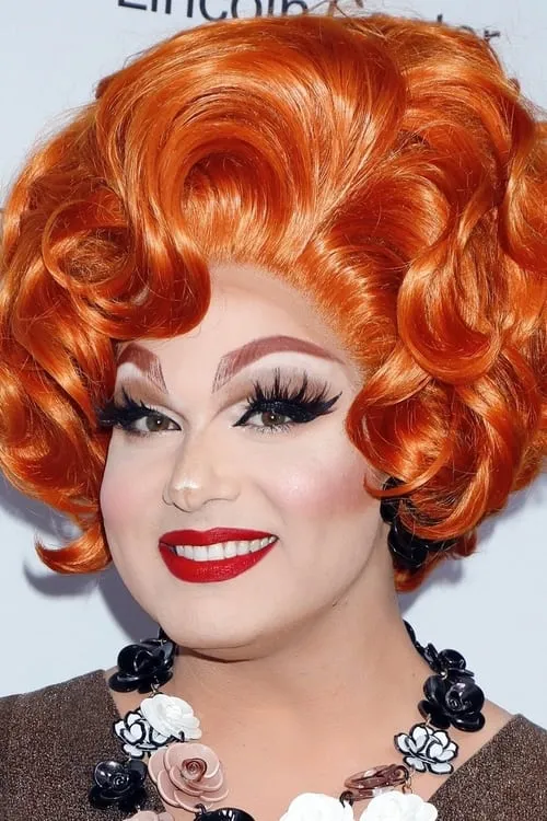 Alexis Michelle interpretando a Self