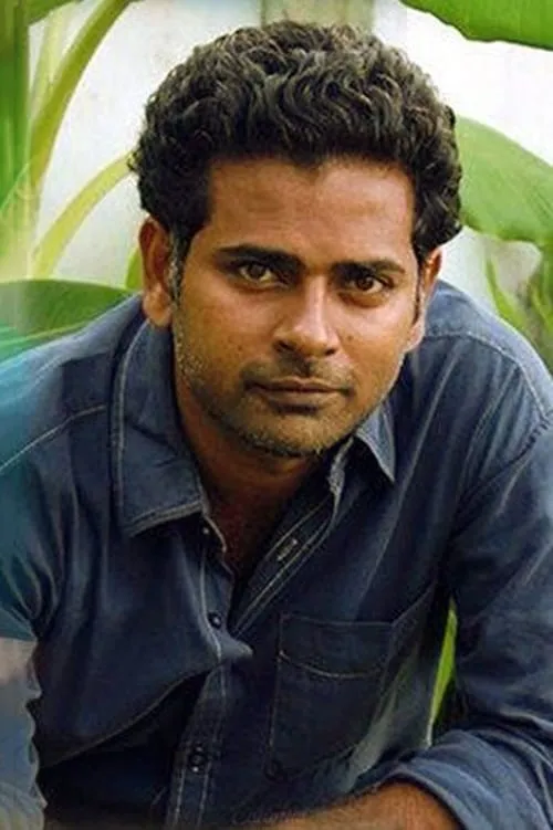 Alphonse Puthren interpretando a Dilli