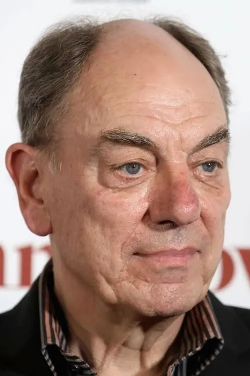 Alun Armstrong en el reparto