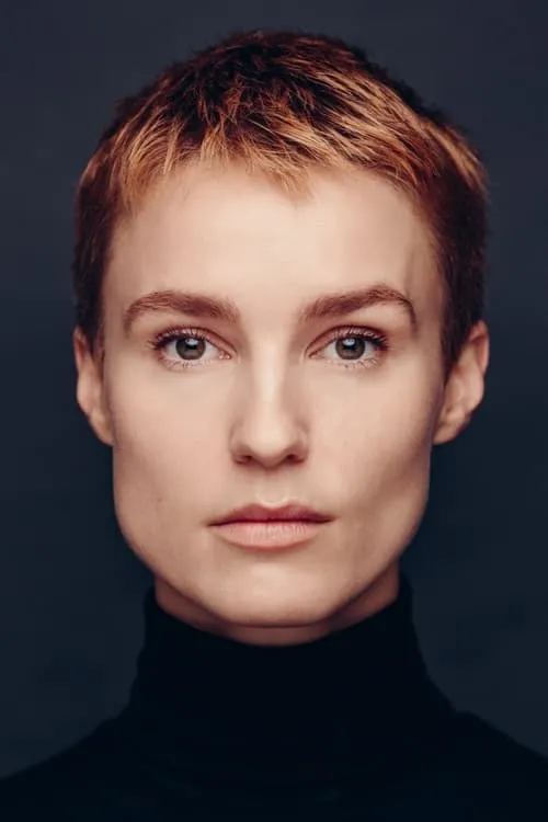 Actor Amanda Collin