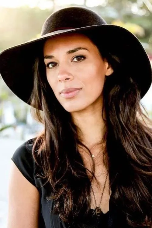 Amanda Sudano Ramirez interpretando a Self