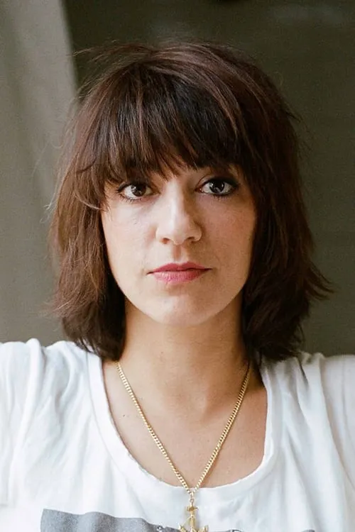 Ana Lily Amirpour interpretando a Herself