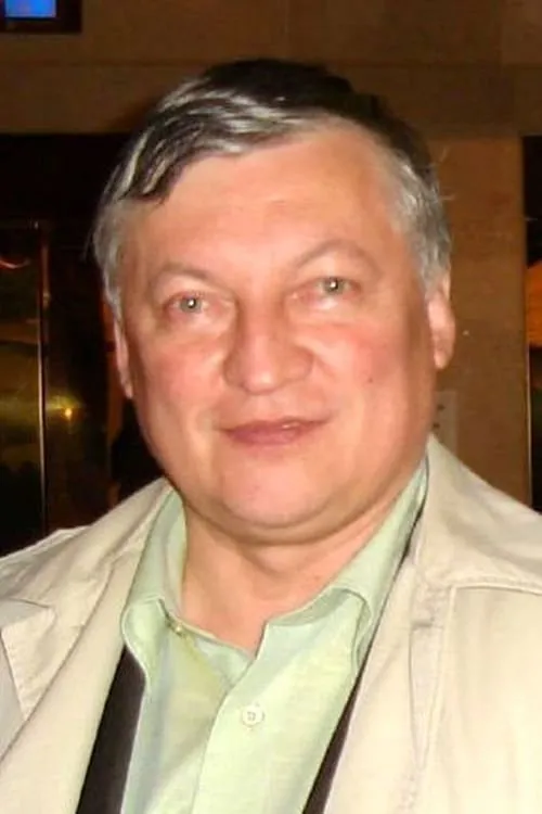 Anatoli Karpov interpretando a Chess player