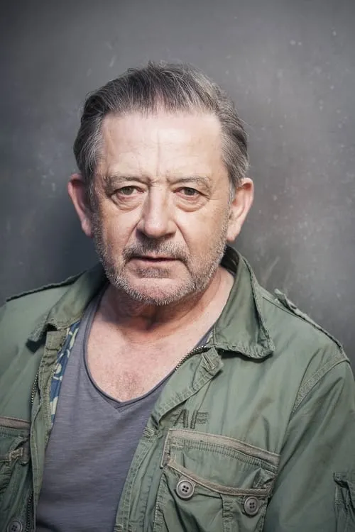 Foto de perfil del actor André Jung en el reparto