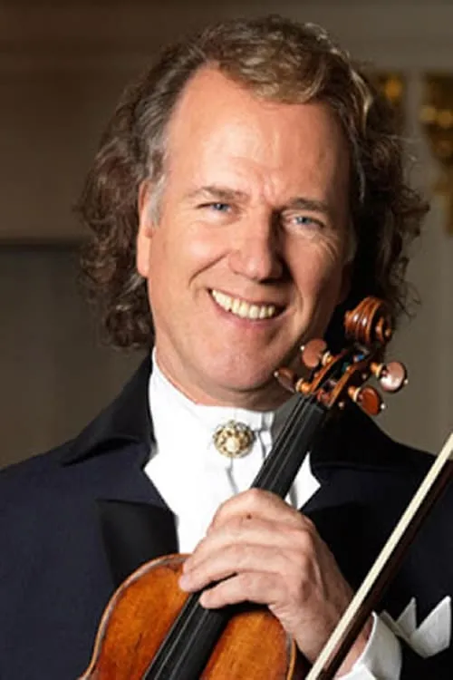 André Rieu interpretando a Self - Host, Conductor and Violinist