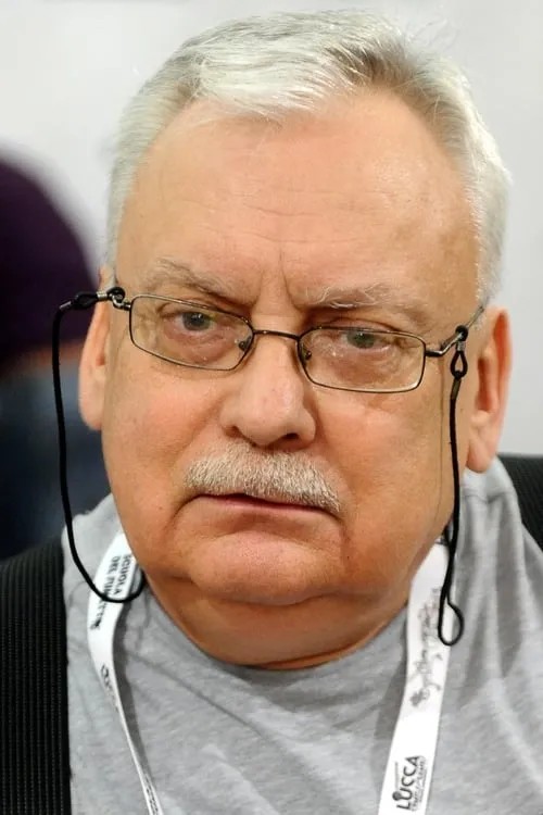 Andrzej Sapkowski interpretando a Self