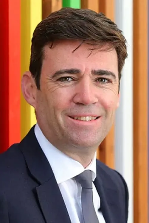 Andy Burnham interpretando a Self