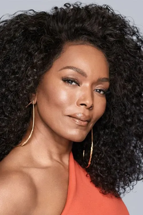 Actor Angela Bassett