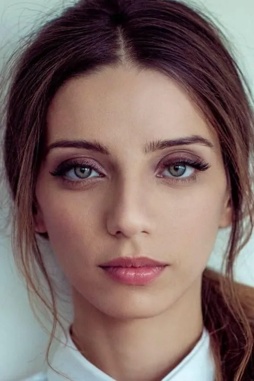 Actor Angela Sarafyan