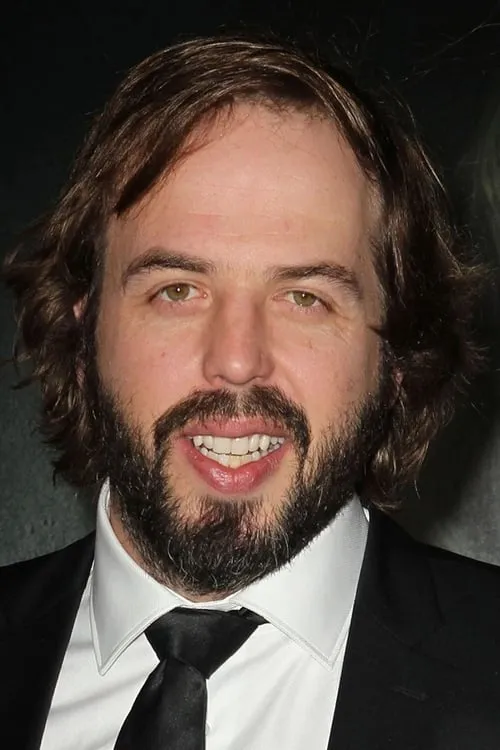 Angus Sampson interpretando a Franky