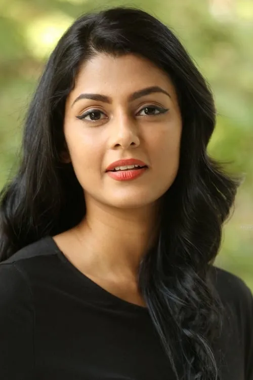 Anisha Ambrose interpretando a Samyuktha