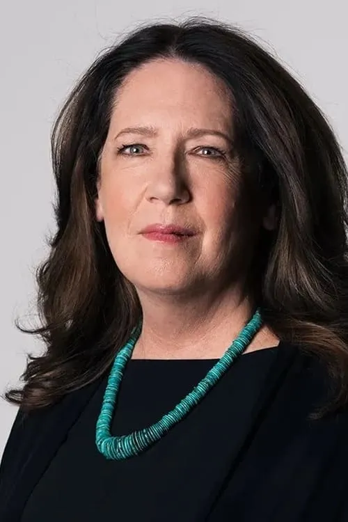 Ann Dowd interpretando a Mrs. Patterson