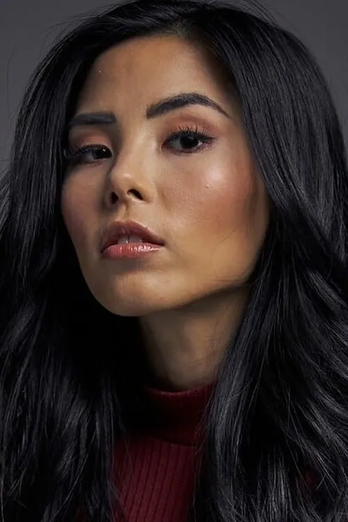 Anna Akana interpretando a Ko Hoshino