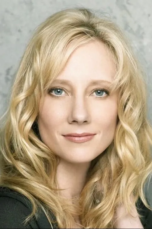 Anne Heche interpretando a Diana Jones