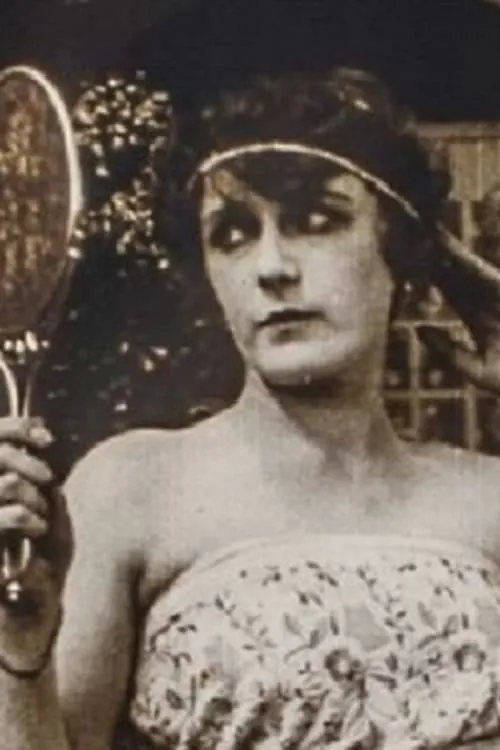 Actor Annie Góth