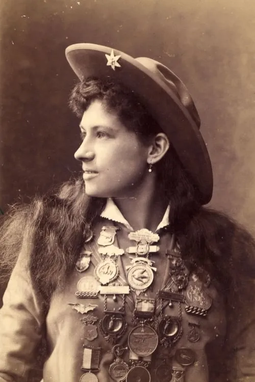 Lew Fields ha trabajado con Annie Oakley en 1 ocasiones