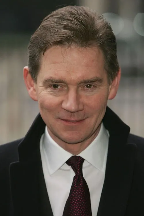 Anthony Andrews interpretando a Hugo Flaxman