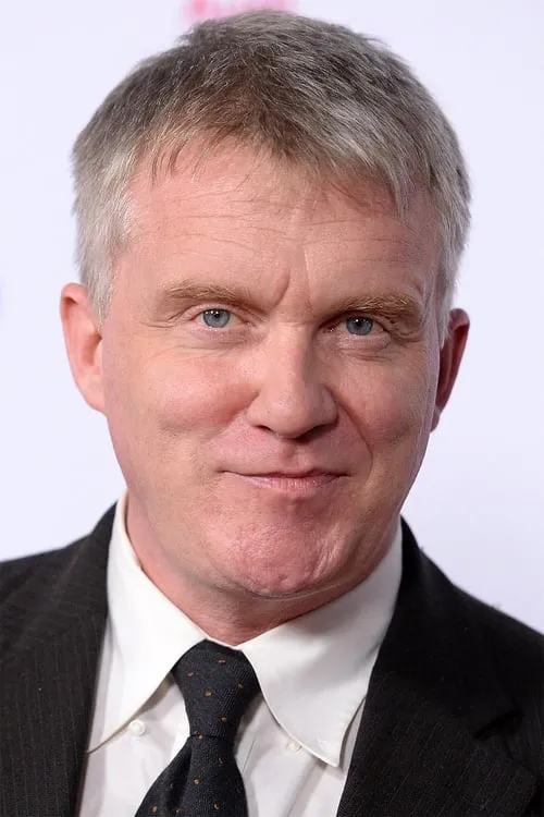 Anthony Michael Hall interpretando a Jeffry Alan Spacy